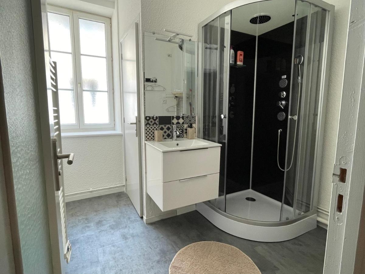 Grand Studio Lumineux Et Idealement Place. Apartment Macon Bagian luar foto
